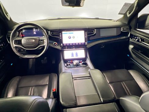 Used 2022 Jeep Grand Wagoneer Series II image 30
