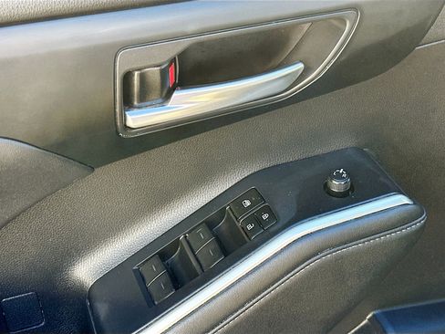 Used 2024 Toyota Highlander XLE image 15