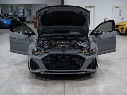 Used 2022 Audi RS 6 4.0T quattro Avant w/ Carbon Optic Package image 44