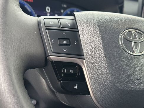 Used 2026 Toyota Camry XLE image 28