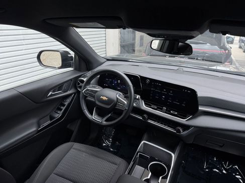 Used 2025 Chevrolet Equinox LT FWD image 35