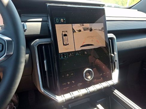 New 2026 GMC Acadia Elevation w/ Elevation Premium Package FWD image 12
