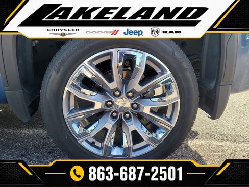Used 2025 GMC Sierra 1500 Denali AWD/4WD image 9
