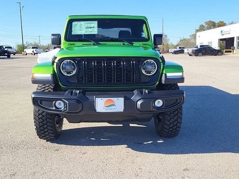 New 2026 Jeep Gladiator Sport AWD/4WD image 8