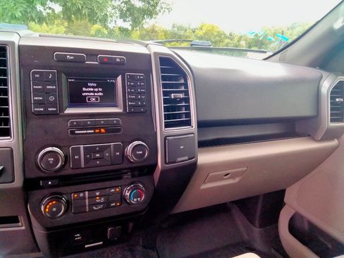 Used 2017 Ford F150 XLT image 17