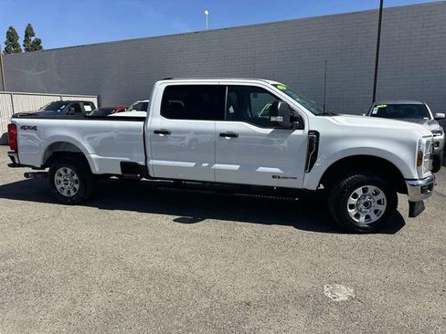 Used 2024 Ford F250 XLT AWD/4WD image 3