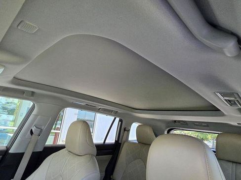 Certified 2021 Toyota Highlander Platinum FWD image 8