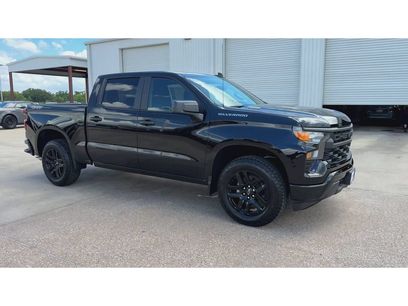New 2026 Chevrolet Silverado 1500 Custom w/ Turbomax Blackout Package