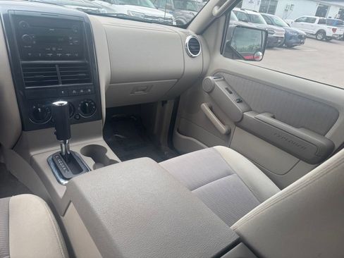 Used 2007 Ford Explorer XLT AWD/4WD image 29