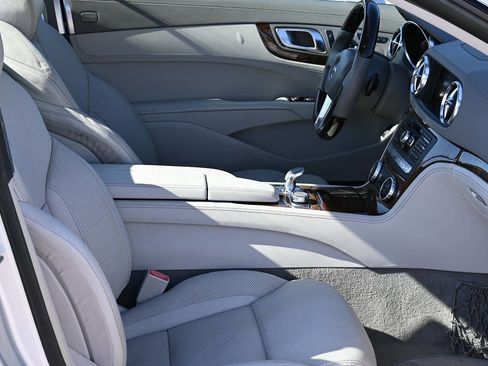 Used 2013 Mercedes-Benz SL 550 image 26