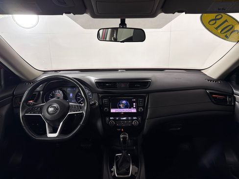 Used 2018 Nissan Rogue SV w/ Premium Package FWD image 23