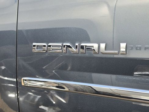 Used 2020 GMC Yukon XL Denali w/ Denali Ultimate Package AWD/4WD image 10