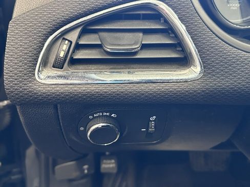 Used 2018 Chevrolet Cruze LT image 12