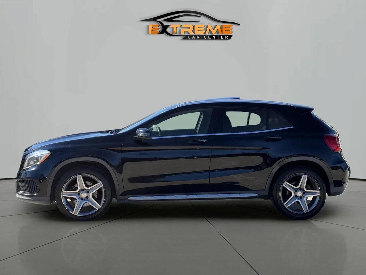 Used 2016 Mercedes-Benz GLA 250 4MATIC w/ Premium Package image 3