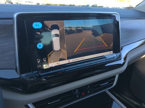 New 2026 Volkswagen Atlas SEL Premium R-Line image 28