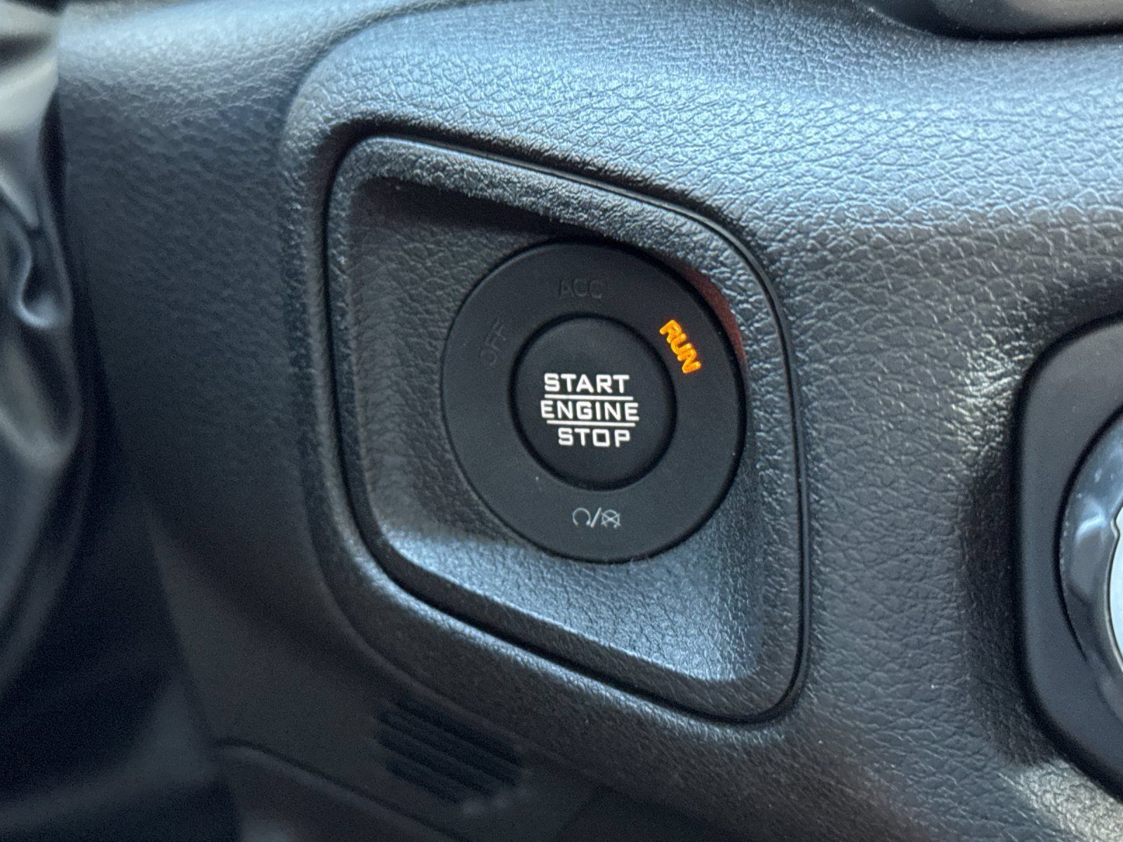 Used 2024 Jeep Wrangler Unlimited Sport AWD/4WD image 25