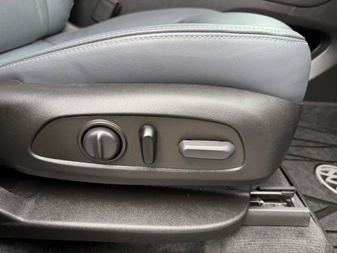 Used 2021 Buick Enclave Essence w/ Sport Touring Edition FWD image 21