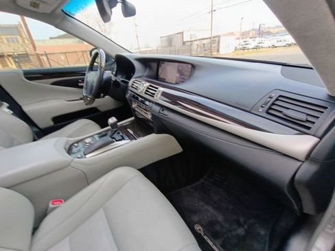 Used 2015 Lexus LS 460 L image 46