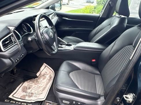 Used 2018 Toyota Camry SE FWD image 22