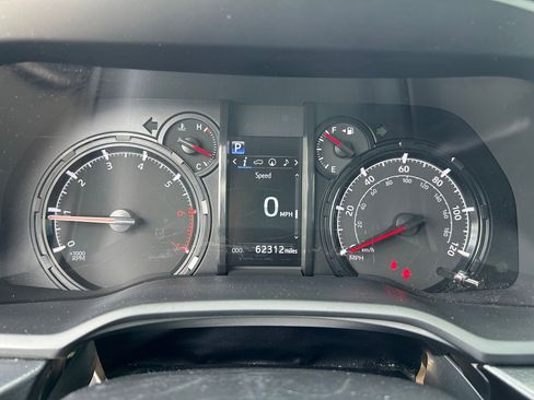 Used 2023 Toyota 4Runner SR5 AWD/4WD image 16