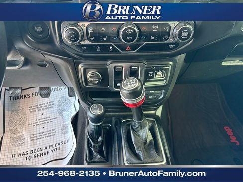 Used 2021 Jeep Wrangler Sport image 18