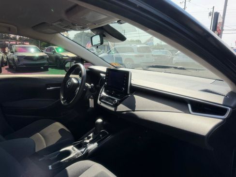 Used 2020 Toyota Corolla LE FWD image 22