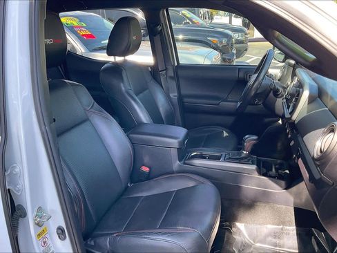 Used 2017 Toyota Tacoma TRD Pro image 8