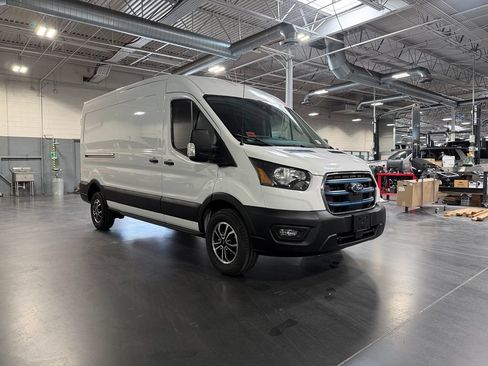 Used 2022 Ford E-Transit Medium Roof RWD image 3