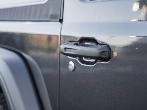 Used 2020 Jeep Wrangler Sport image 15