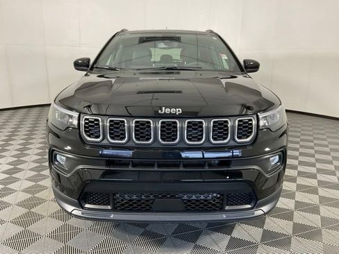 Used 2026 Jeep Compass Latitude AWD/4WD image 2