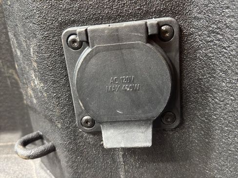 Certified 2022 Chevrolet Silverado 1500 High Country w/ Technology Package image 23