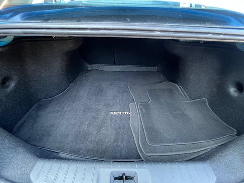 Used 2025 Nissan Sentra SV FWD image 31