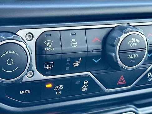 Certified 2022 Jeep Wrangler Unlimited Rubicon w/ Trailer Tow Package image 20