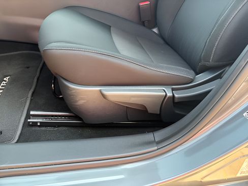 Certified 2025 Nissan Sentra SV FWD image 39