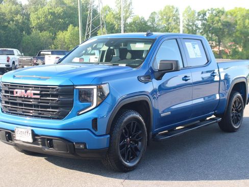Used 2022 GMC Sierra 1500 Elevation AWD/4WD image 3