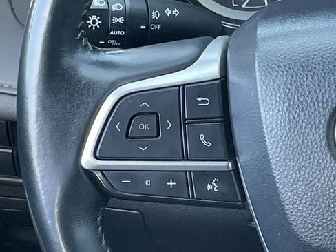 Used 2022 Toyota Highlander XSE FWD image 13