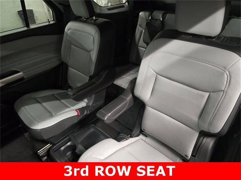 Used 2021 Ford Explorer XLT w/ Equipment Group 202A image 16