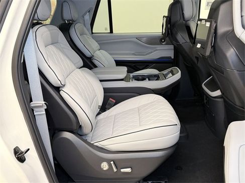 New 2025 Lincoln Navigator L Black Label w/ Black Label Special Edition image 16