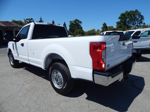 Used 2022 Ford F250 XL w/ Power Equipment Group image 4