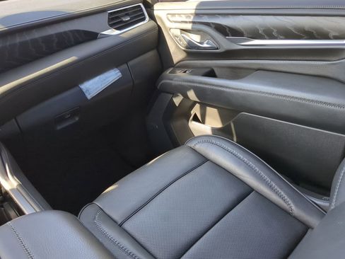 Used 2024 GMC Yukon XL Denali image 45