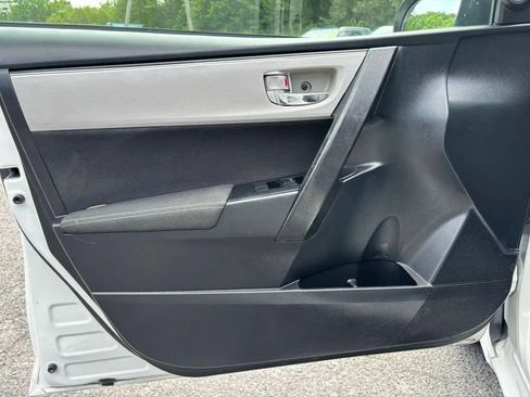 Used 2019 Toyota Corolla LE FWD image 12