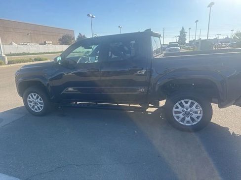 Used 2025 Toyota Tacoma SR5 image 8