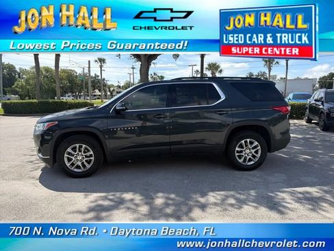 Used 2020 Chevrolet Traverse LT FWD image 3