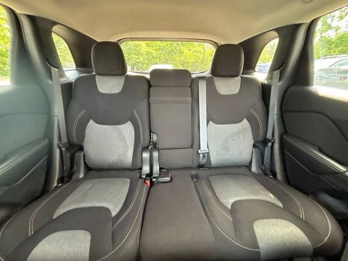 Used 2016 Jeep Cherokee Sport AWD/4WD image 27