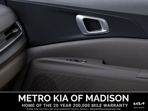New 2026 Kia Carnival EX FWD image 25