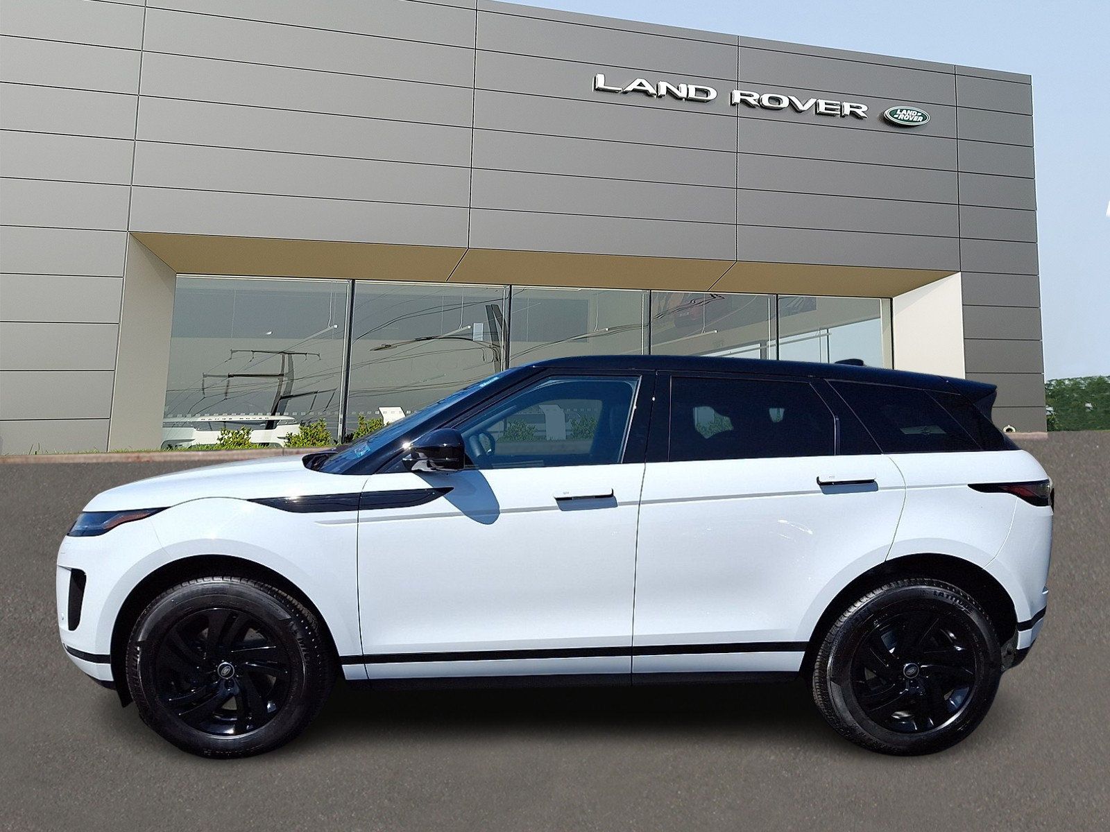 Used 2026 Land Rover Range Rover Evoque S AWD/4WD image 6
