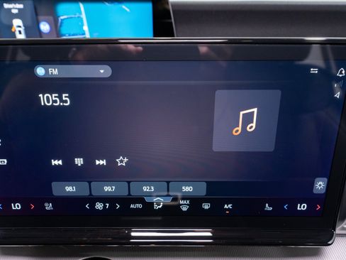 Used 2025 Ford Expedition Active AWD/4WD image 18
