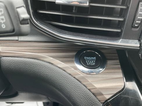 Used 2022 Ford Explorer Limited image 16