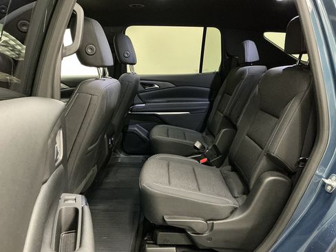 Certified 2025 Chevrolet Traverse LT w/ Driver Confidence Package FWD image 19