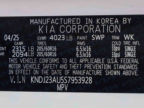 Certified 2025 Kia Soul LX w/ LX Technology Package FWD image 27